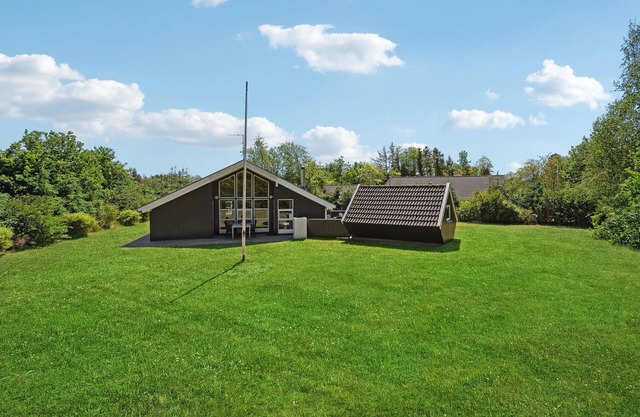 5 bedroom lovely home in Oksbøl