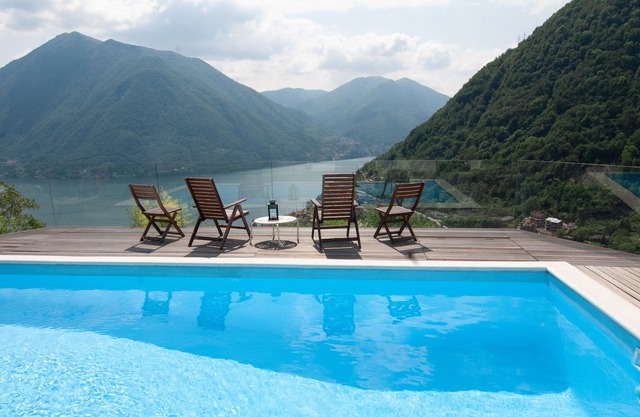 5 bedroom luxury villa with stunning lake views & private pool, 3 mins from lake