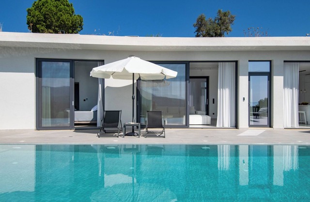 5-Bedroom Luxury Villas in Lefkada