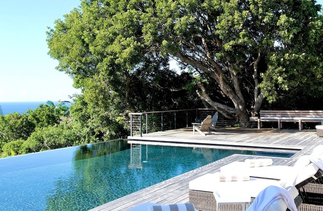 5-Bedroom Luxury Westmoreland Villa