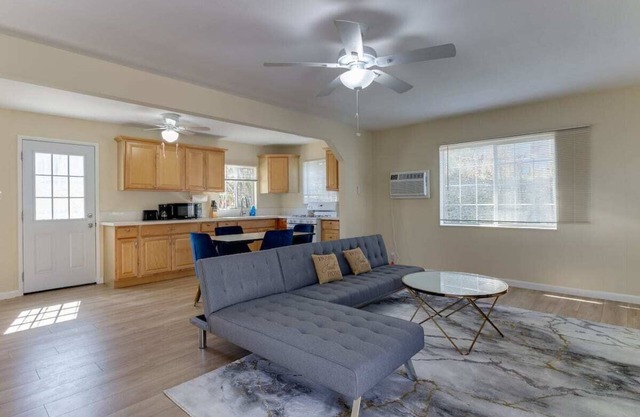 5 Bedroom Mid-Wilshire Compound
