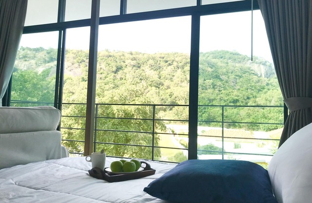 5-bedroom mountain view house in Khao Tao town near Sai Noi and Prankiri beaches