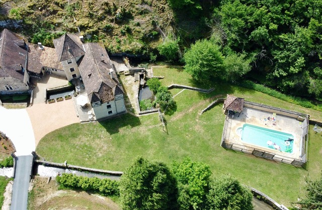 5 Bedroom Private vacation home in SALIGNAC EYVIGNES