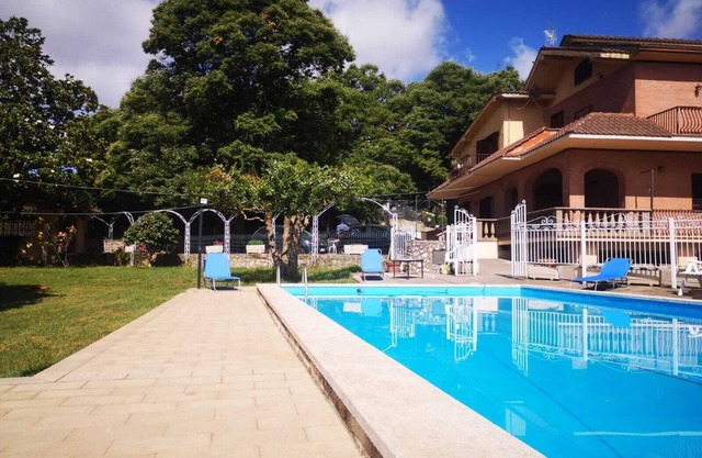 5 Bedroom Private vacation home in Carbognano