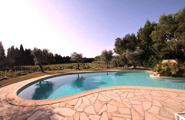 5 bedroom private vacation home in eyragues