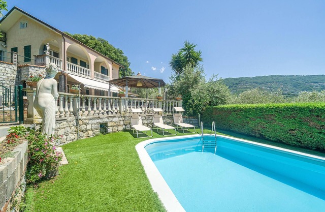 5 bedroom stunning home in Chiavari