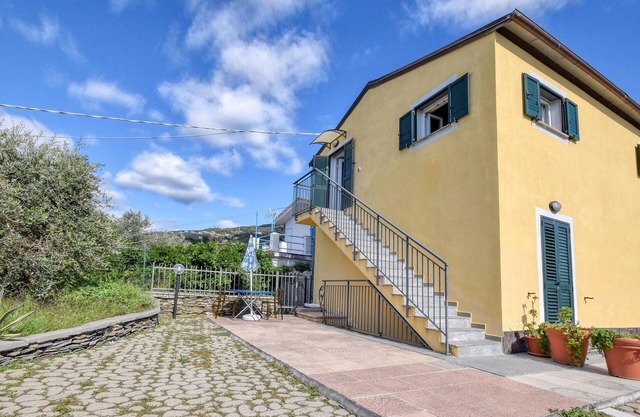 5 bedroom stunning home in Lavagna