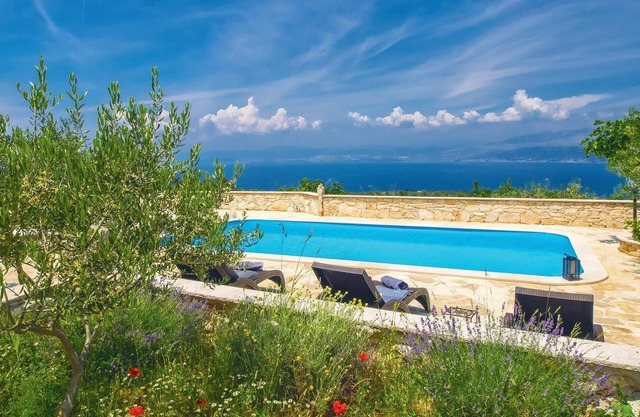 5 bedroom stunning home in Donji Humac