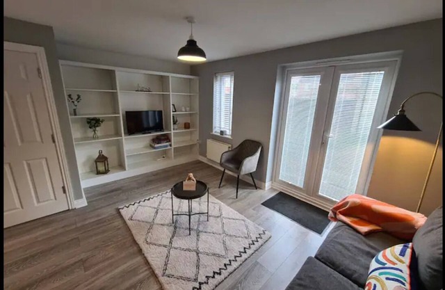 5 Bedroom Town House in Gloucester