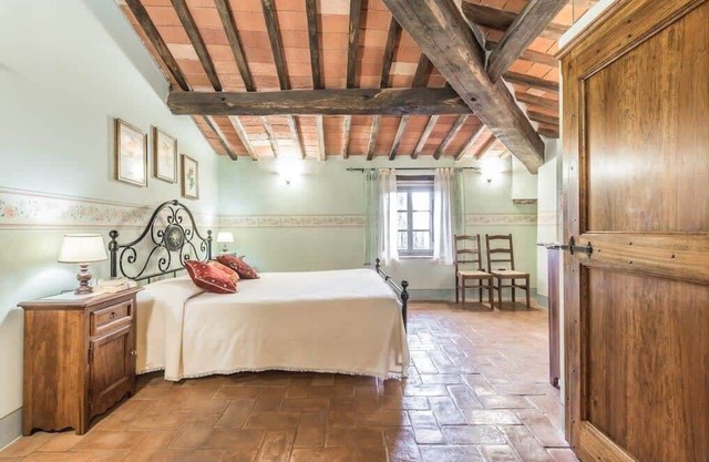 5 bedroom Tuscany villa rental