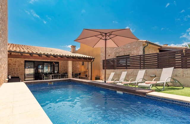 5 bedroom villa, with private pool, Cala San Vicente