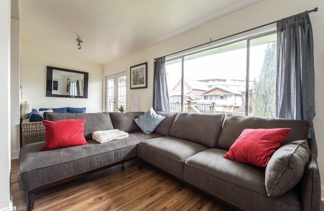 5 bedroom, whole house, totally private and centrally located