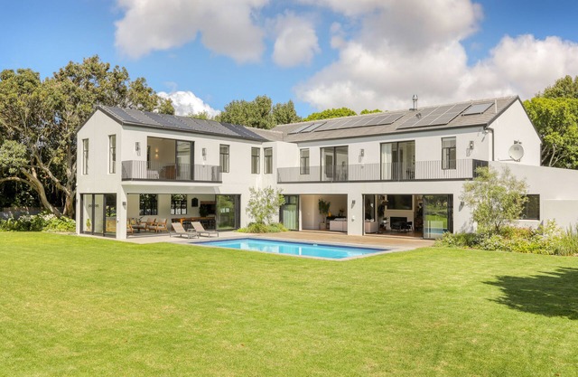 5 bedroom with Stunning garden, pool and views. Dream family vacation home
