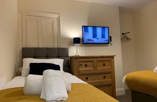 5 Bedrooms 4 Double rooms Smart Tv's in all rooms