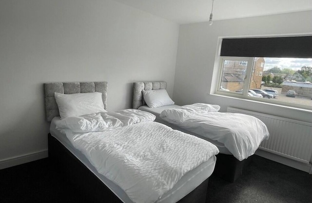 5 Beds | Full House | Parking