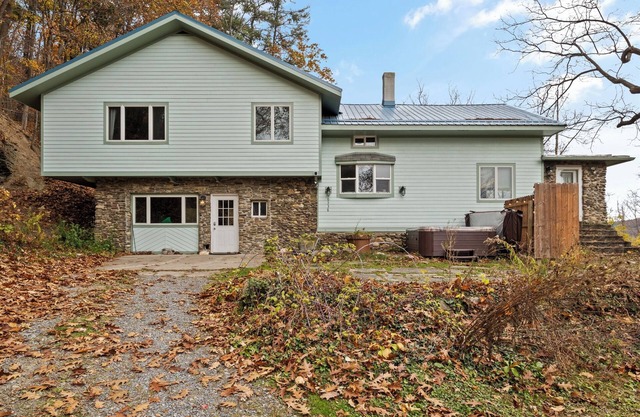 5 BR | Hot Tub | Valley View | Near Honeoye Lake