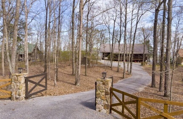 5⭐️ Breathtaking Bluff Views Serene 2 Bed/2Bath Brow Cabin Cloudland near Mentone