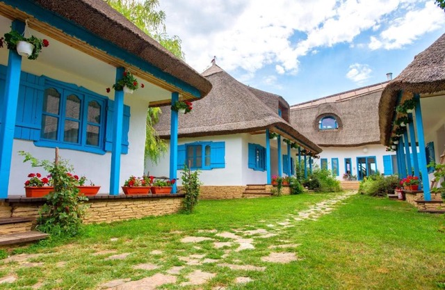 5 Chirpici - Small Traditional Resort