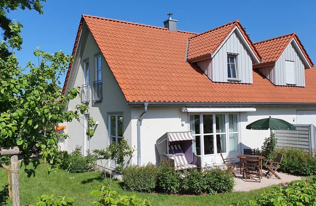 5 * holiday home on the Baltic beach with sauna, fireplace, Wi-Fi and garden