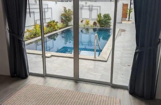 5 Islands Pool Villa only 100 meters walk to the beach!