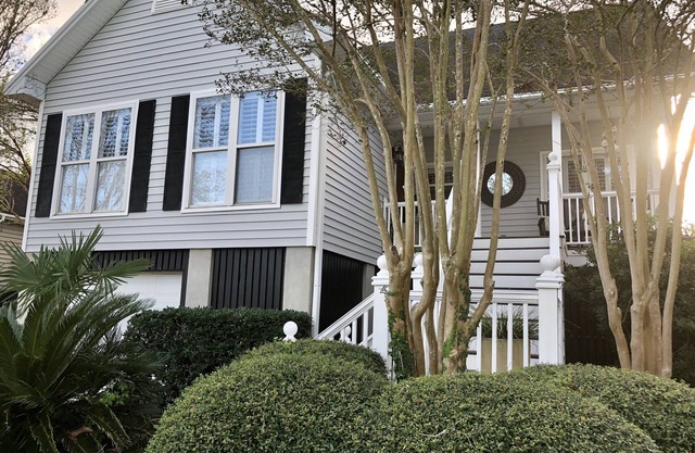 5 KING BEDS! OLD VILLAGE LOCATION!nClose to Beaches, Shem Creek and Charleston