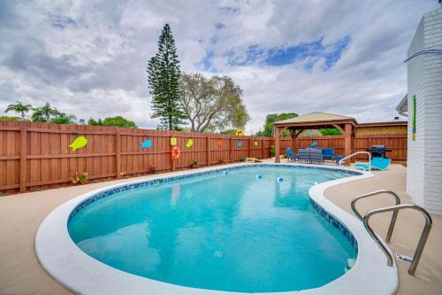 5 Mi to Beaches Melbourne Duplex with Pool!