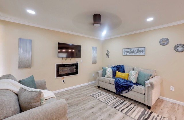 5 Mi to UAB: Group-Friendly Birmingham Retreat