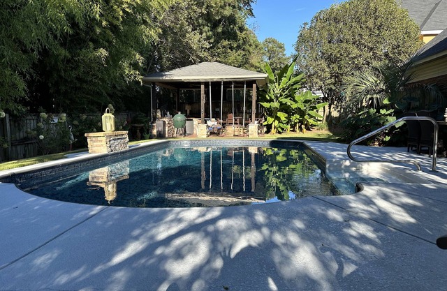 5 Miles to Course - Come Back, Relax in our Salt Water Pool & Outdoor Kitchen!