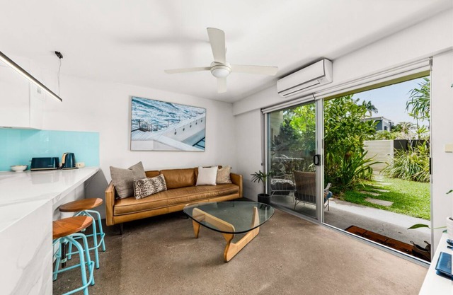 5 mins walk to Hastings Street