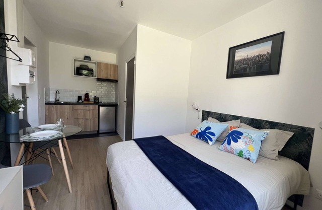 5-minute walk from TGV station