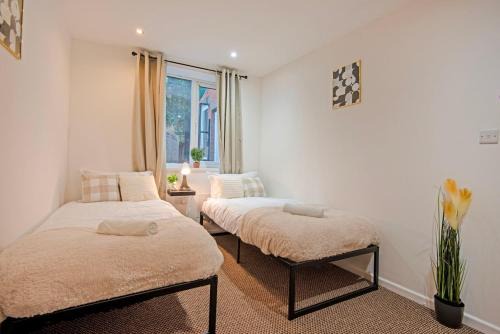 5 minute walk from Bury City Centre - 2 Bed Flat
