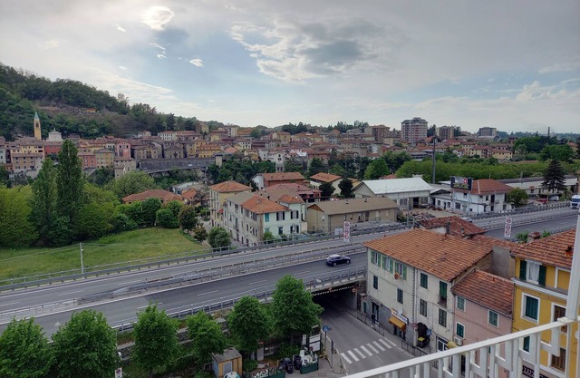 5 minutes from SERRAVALLE DESIGNER OUTLET, Serravalle Apartment