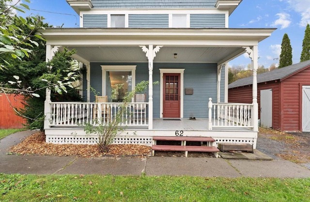 5 minutes to Norwich University. Charming, family friendly Vermont home