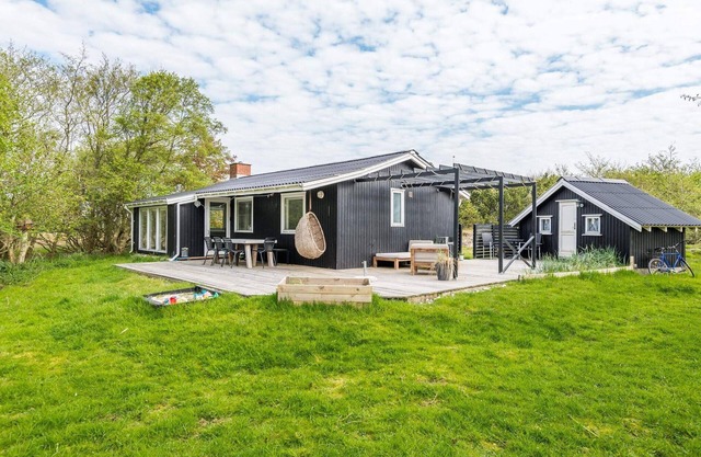5 person holiday home in Fanø-By Traum