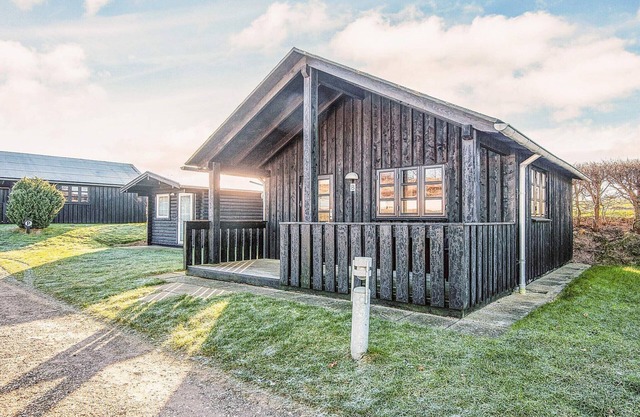 5 person relaxing holiday park home in Rønde