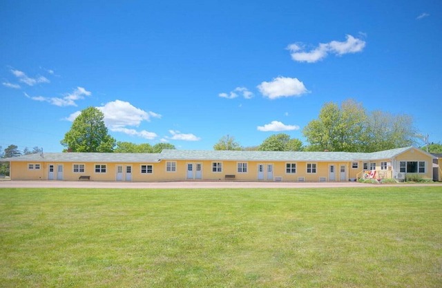 (5) Private Double Suite at Green Acres Summerside