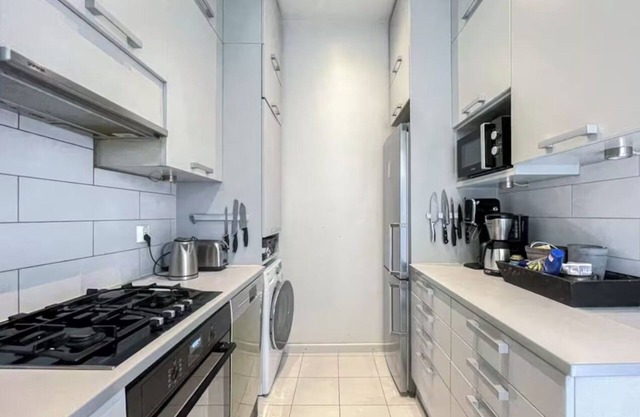 5 Room Apartment by the Esplanade Park