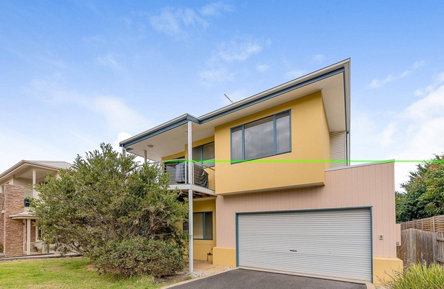 5 Salmon Row, What a position, so close to Smiths Beach!