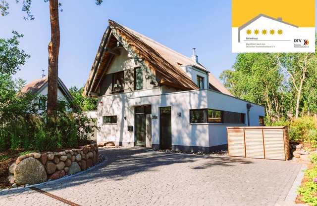 5 * star beach house (new from 2017), outdoor whirlpool, sauna, WiFi, wellness