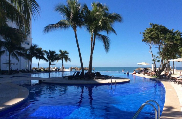 5-star Beachfront Villa Magna Condo 3 Bedroom 3 Bathroom Sleeps 6