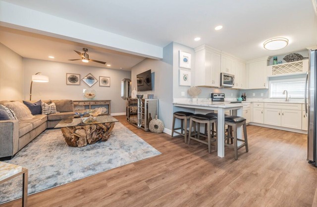 5 star condo ON MAIN STREET!