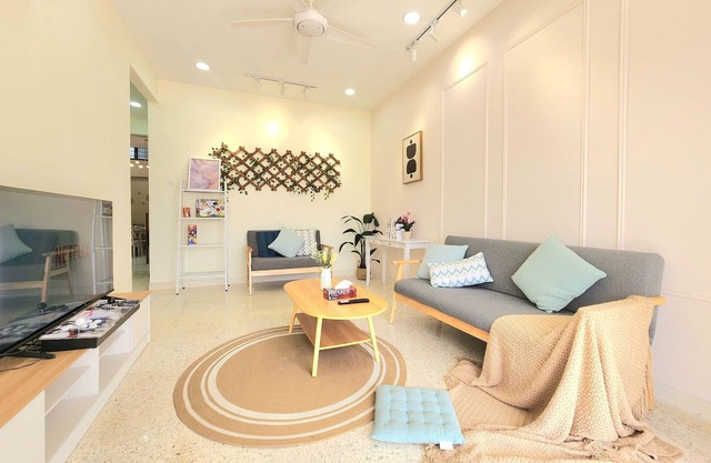 5 Star Landed Home Petaling Jaya Seksyen 17, 4-bedroom house with AC and WiFi