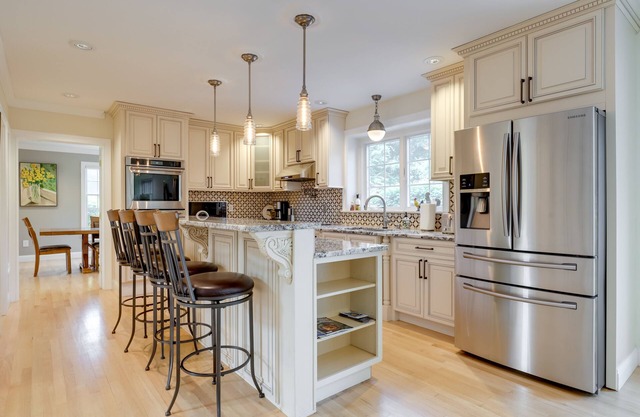 5-star Luxurious 4 Bedroom Home by the Beach and Minutes from Mystic