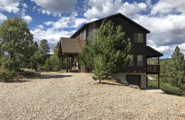 5 STAR Luxury Cabin 3bd/3ba, Perfect base camp to N. Parks!