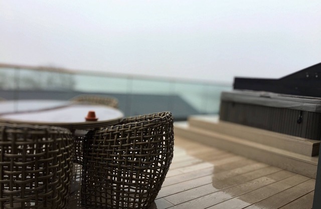 5 star Luxury Lodge with beautiful views of the Taf Estuary