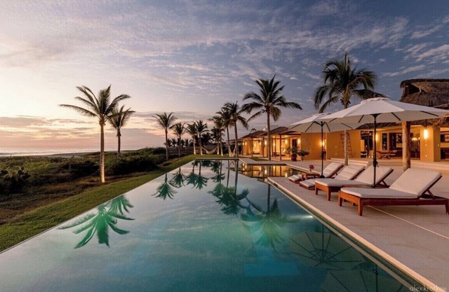 5 star resort with ocean views from every corner of the house and a 25 yard pool