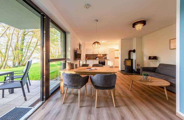 5 star vacation apartment Lotusblume on Lake Krakow