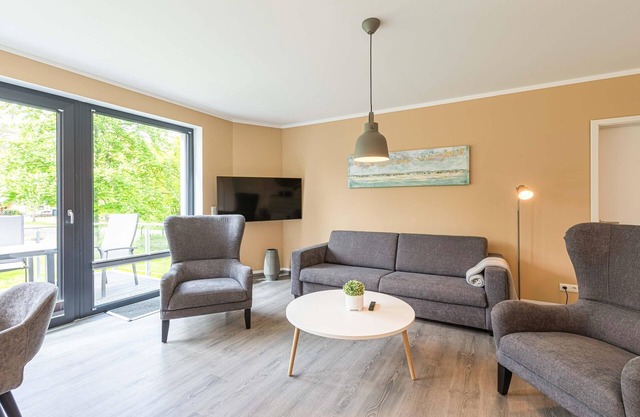 5 star vacation apartment with balcony on Lake Krakow