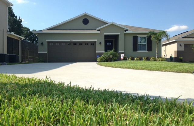 5 Stars House With WiFi, Game Room, Private Heated Spa & Pool In a Gated Area