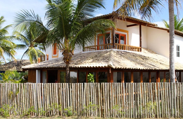 5 suites, Pool, sea view next to Mirror Beach with full kitchen